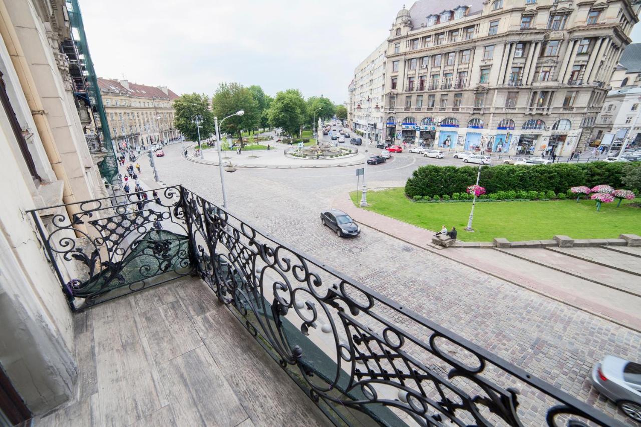 Miskevycha Square 5A Apartment- View Of The Center Of Lviv With A Balcony Exterior photo